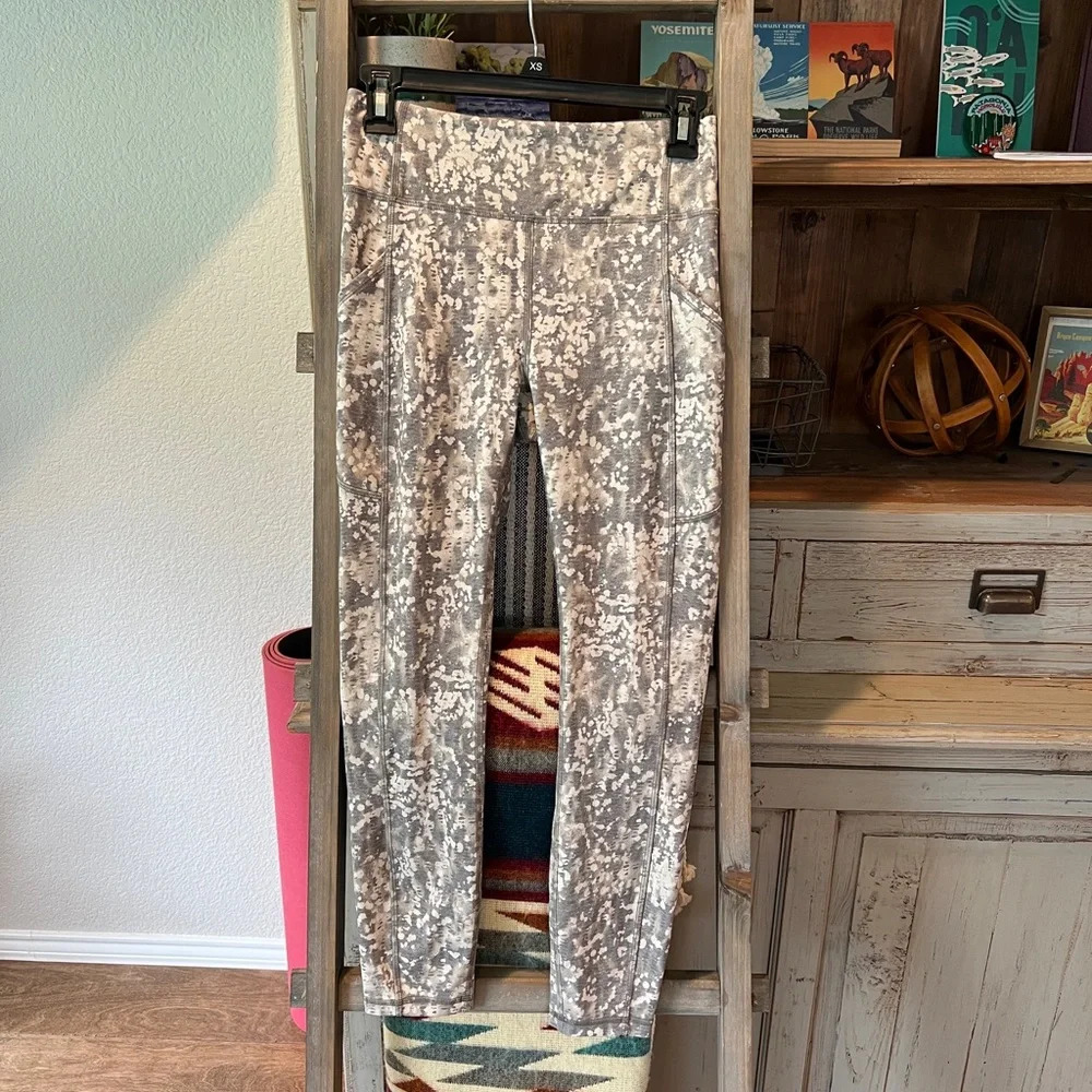 Lululemon women’s invigorate high rise tight 25” size 6